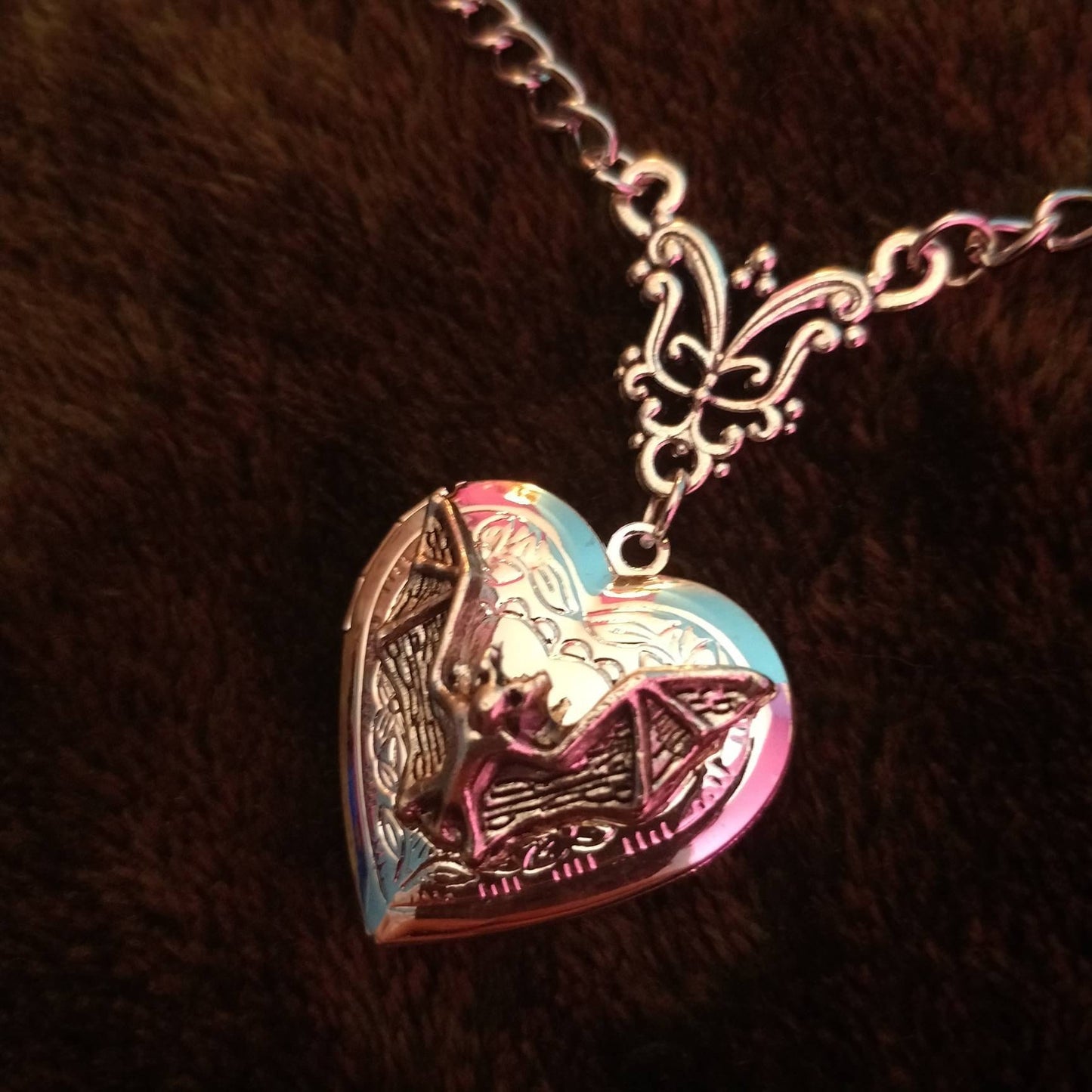Bat Heart Locket Vampyr Romance