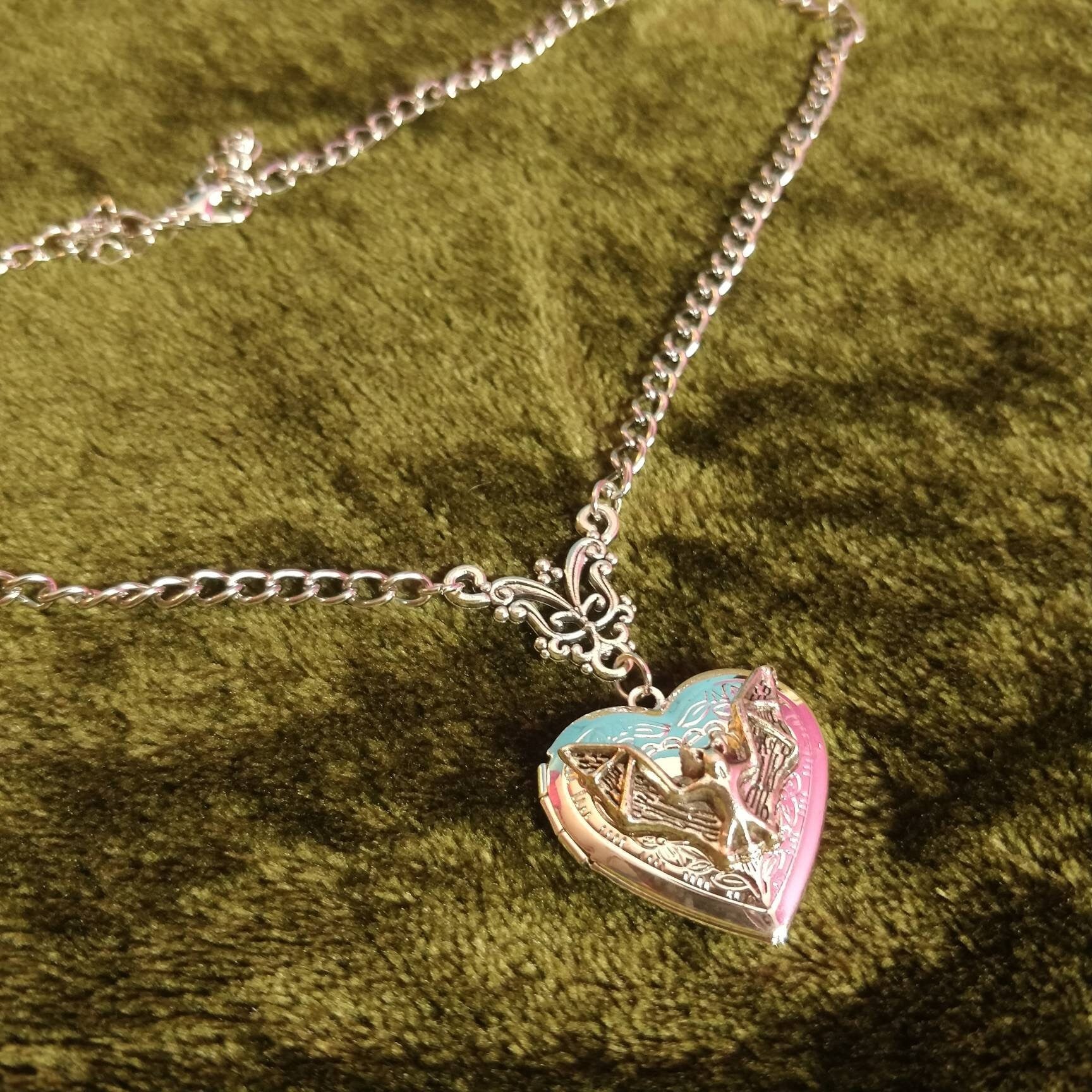 Bat Heart Locket Vampyr Romance