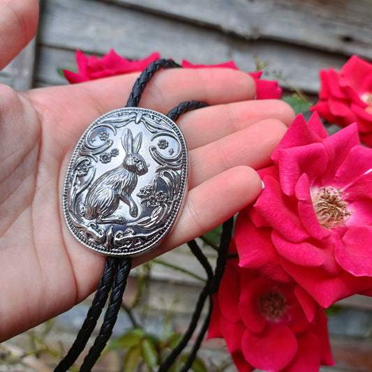 silver metal cast bunny bolo tie