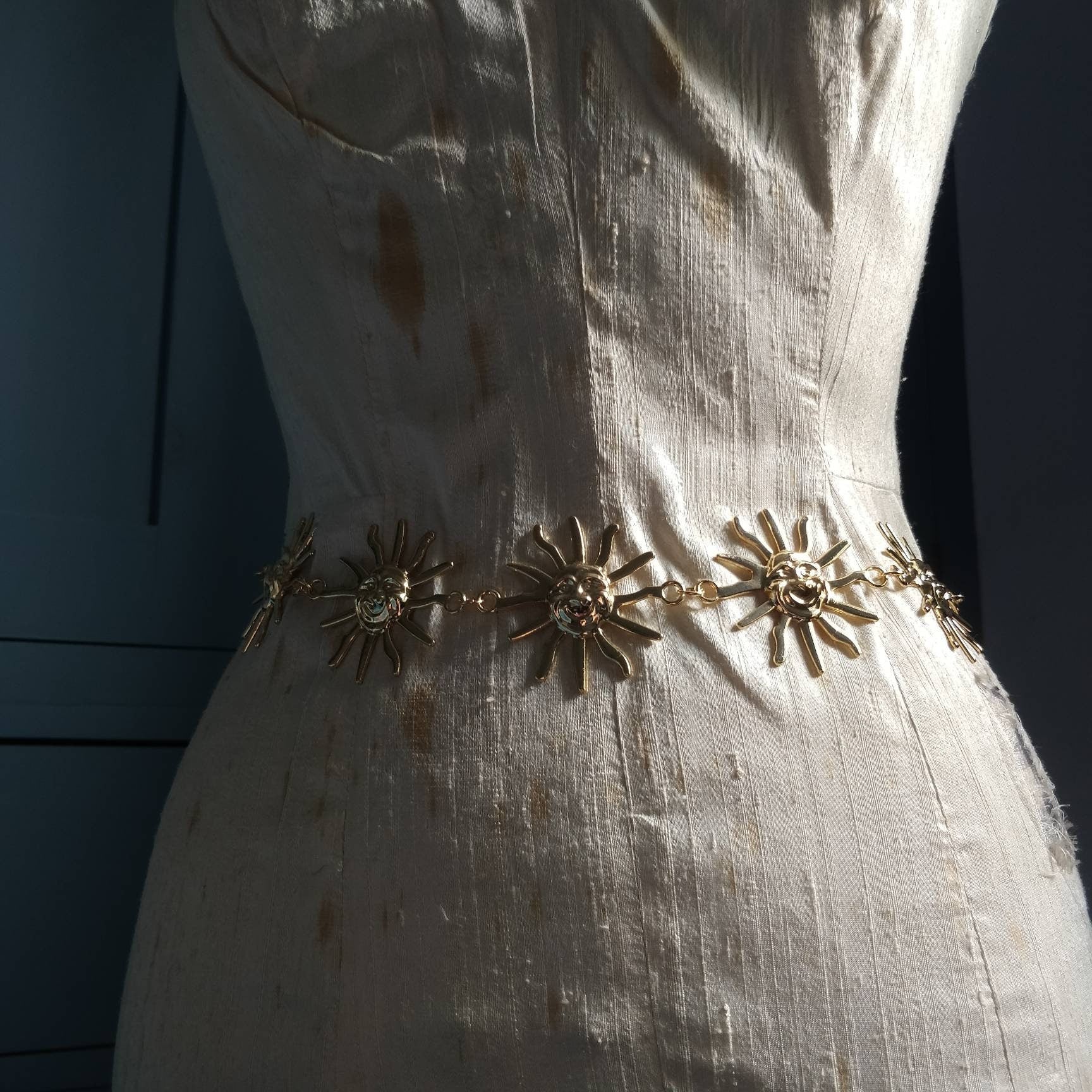 Celestial Belt/ Sun Chain Belt/ Hippy Boho Bohemian RETRO 90S gold Sun waist chain// wedding sash
