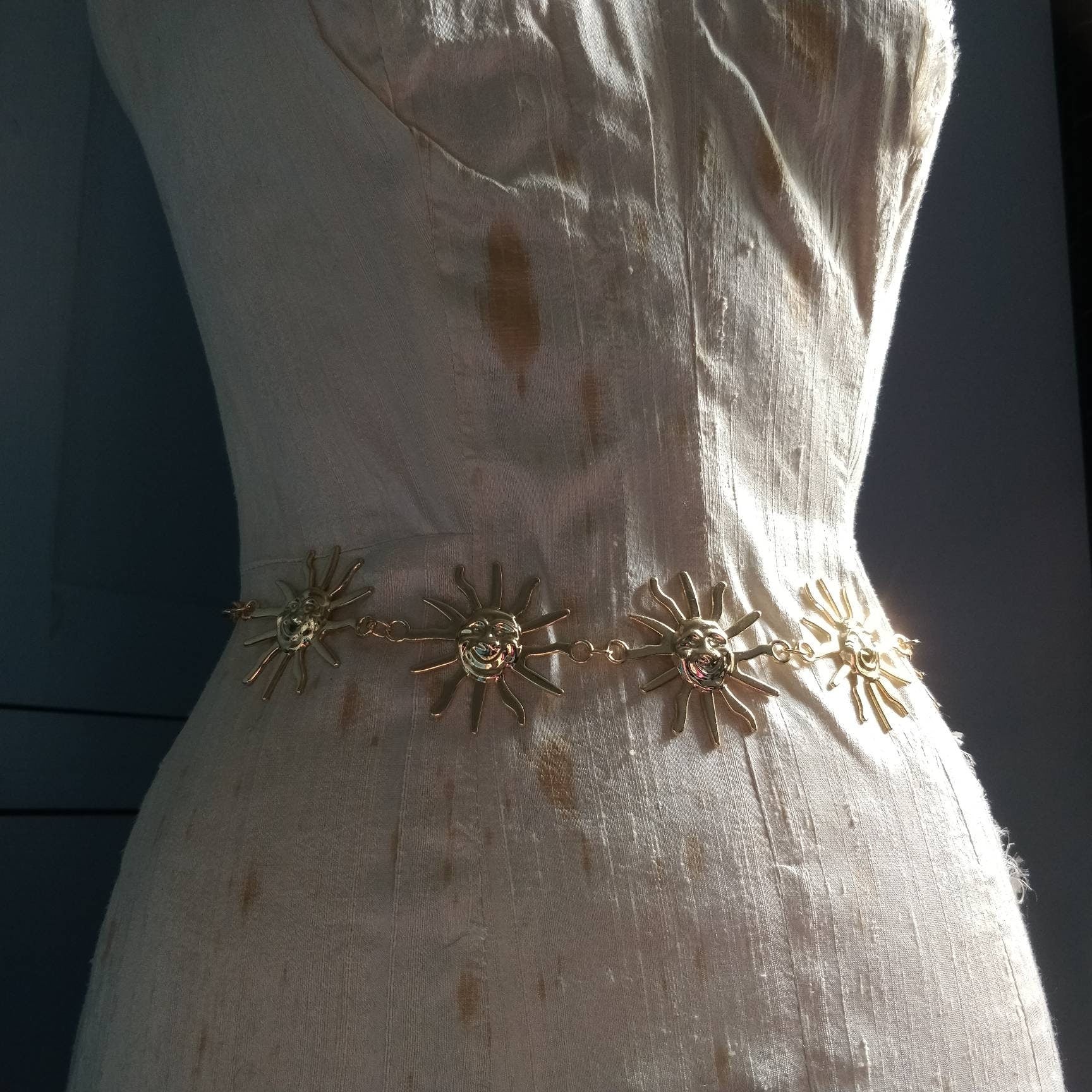 Celestial Belt/ Sun Chain Belt/ Hippy Boho Bohemian RETRO 90S gold Sun waist chain// wedding sash