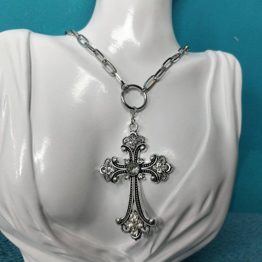 Chain link diamante crucifix