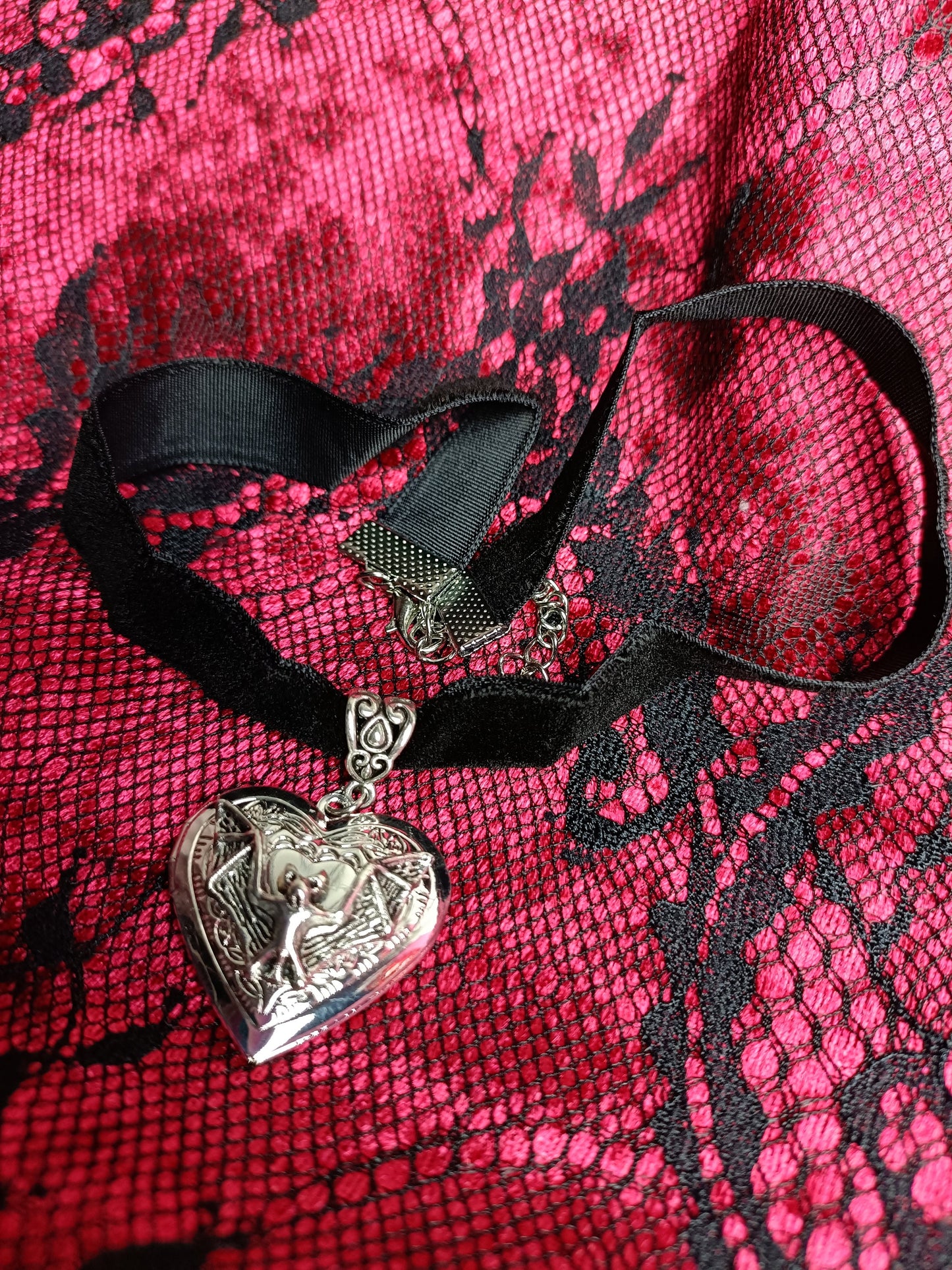 Gothic Bat Locket Velvet Choker - Vamps and Damsels!