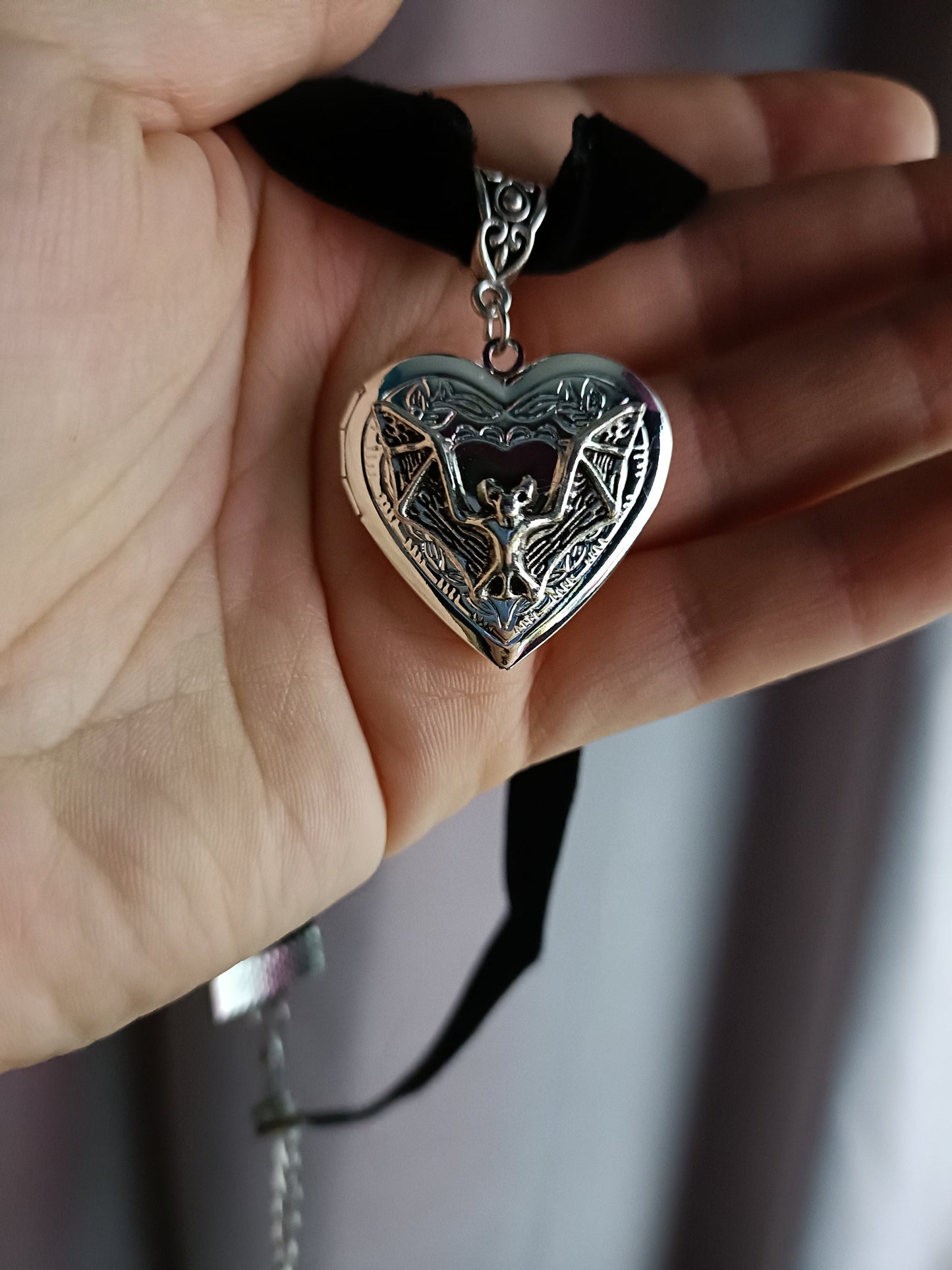 Gothic Bat Locket Velvet Choker - Vamps and Damsels!