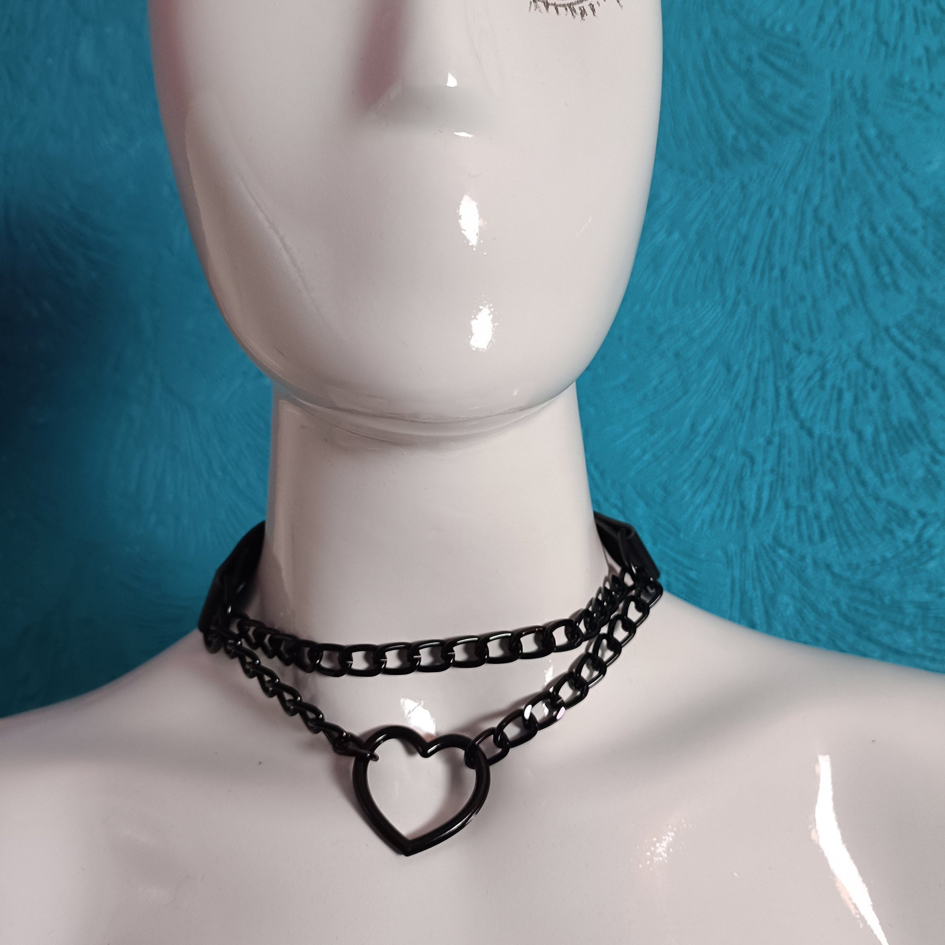 Heart Chain Choker - Choke Chain Version!! Black