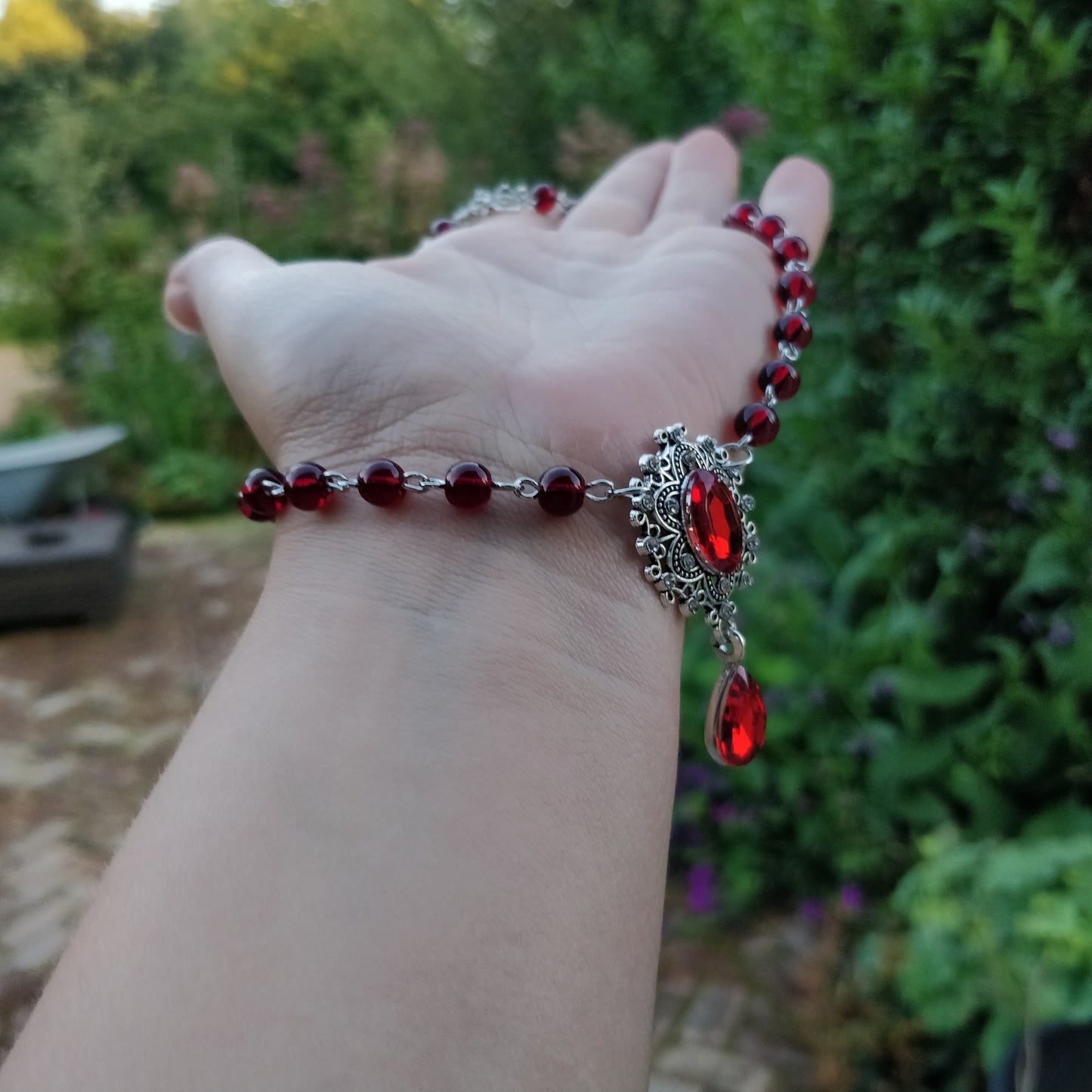 Vamp Choker- single layer blood red