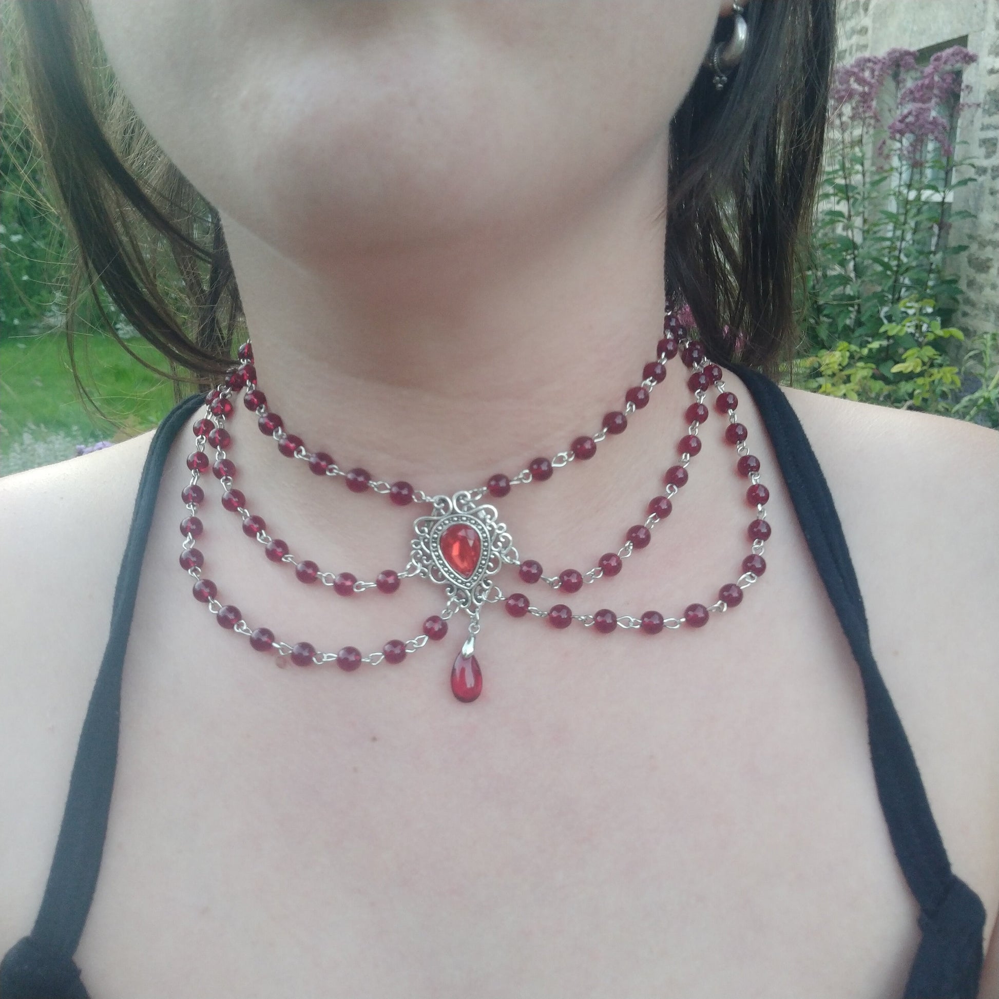 Vamp Choker- triple layer red
