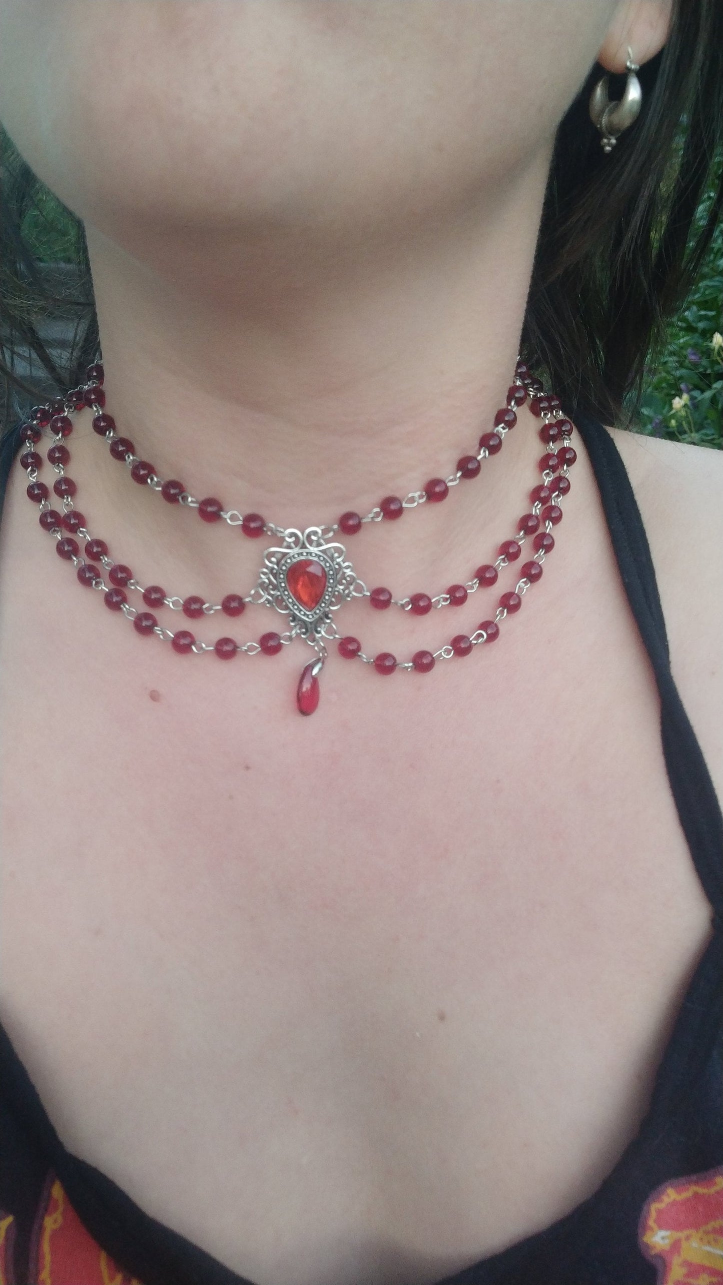 Vamp Choker- triple layer red