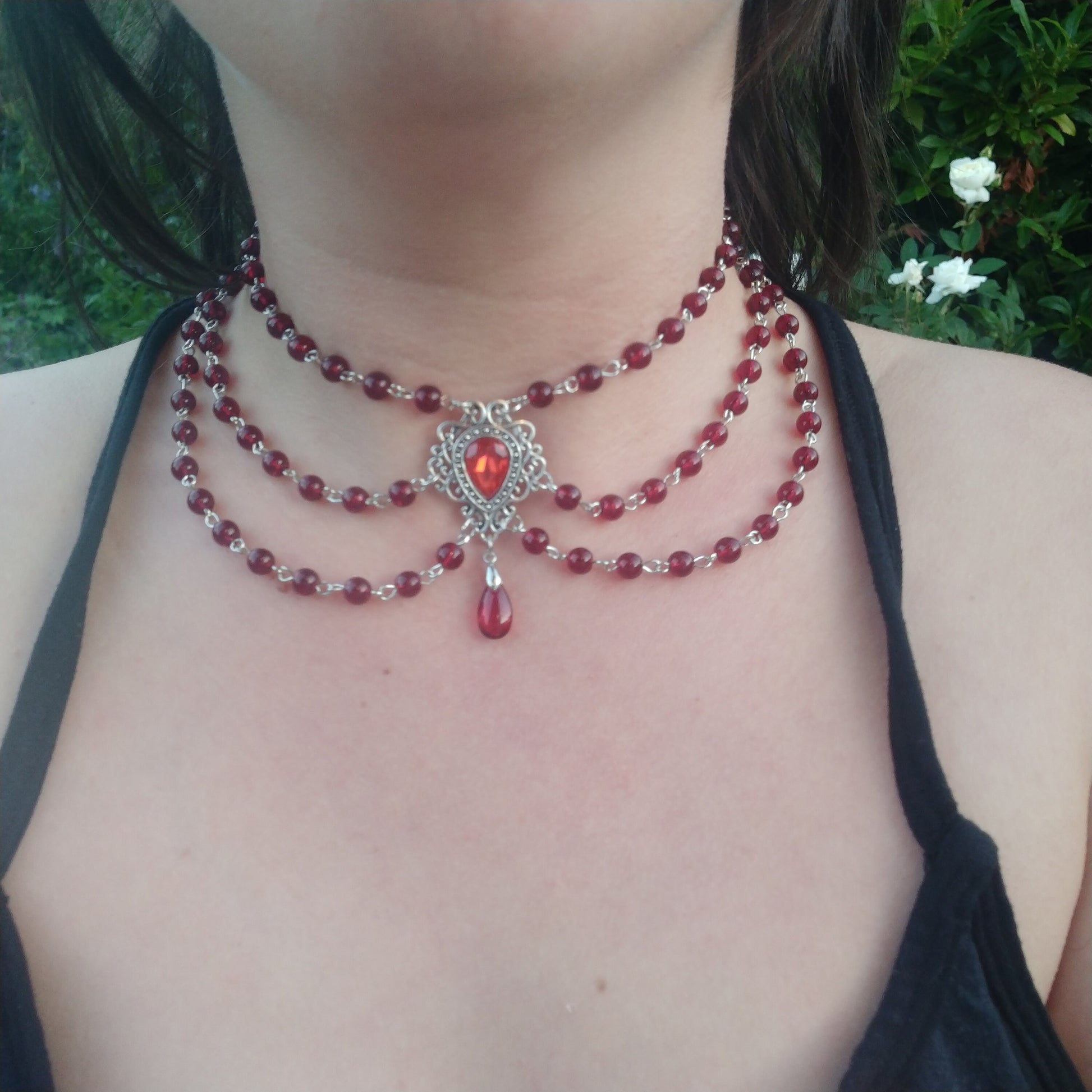 Vamp Choker- triple layer red