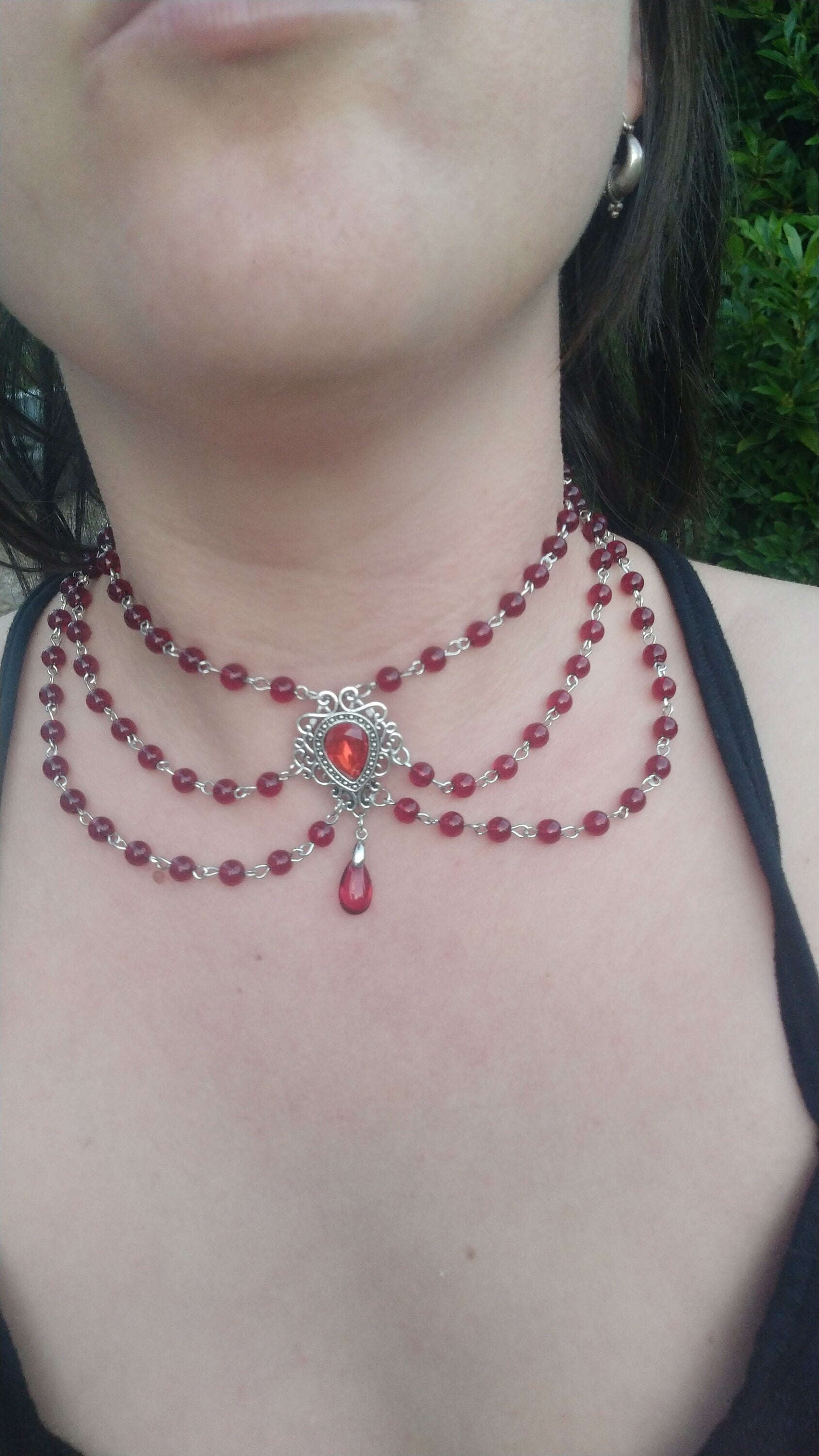 Vamp Choker- triple layer red
