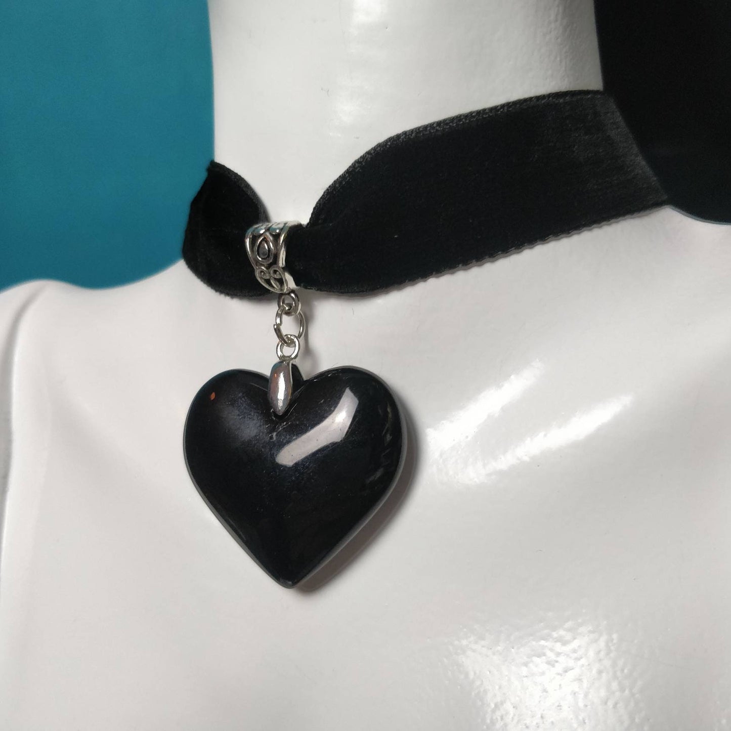 Velvet Choker with large heart