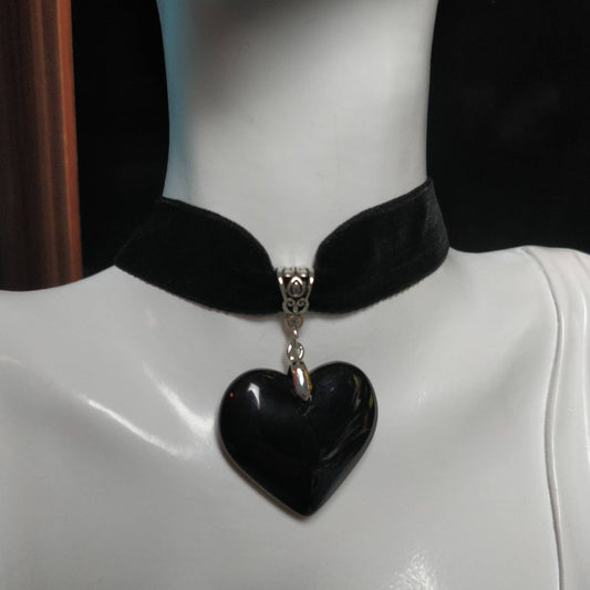 Velvet Choker with large heart