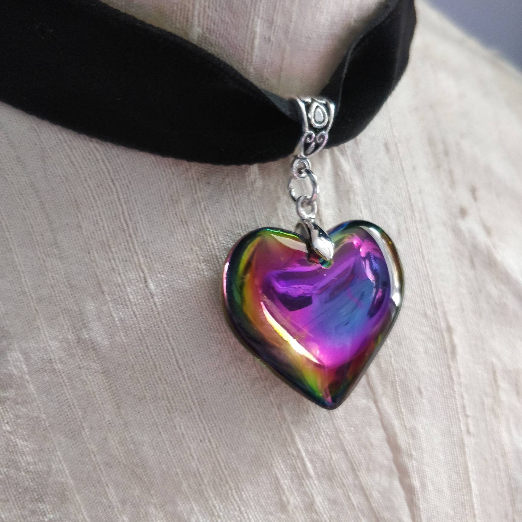 Velvet Heart Choker