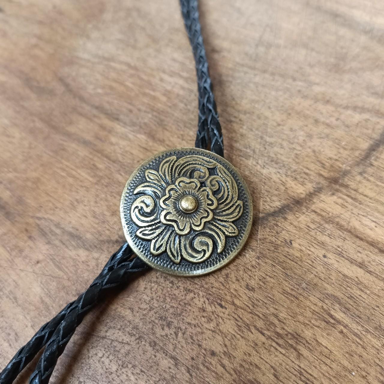 Country and Western Traditional Floral Bolo Tie - Round