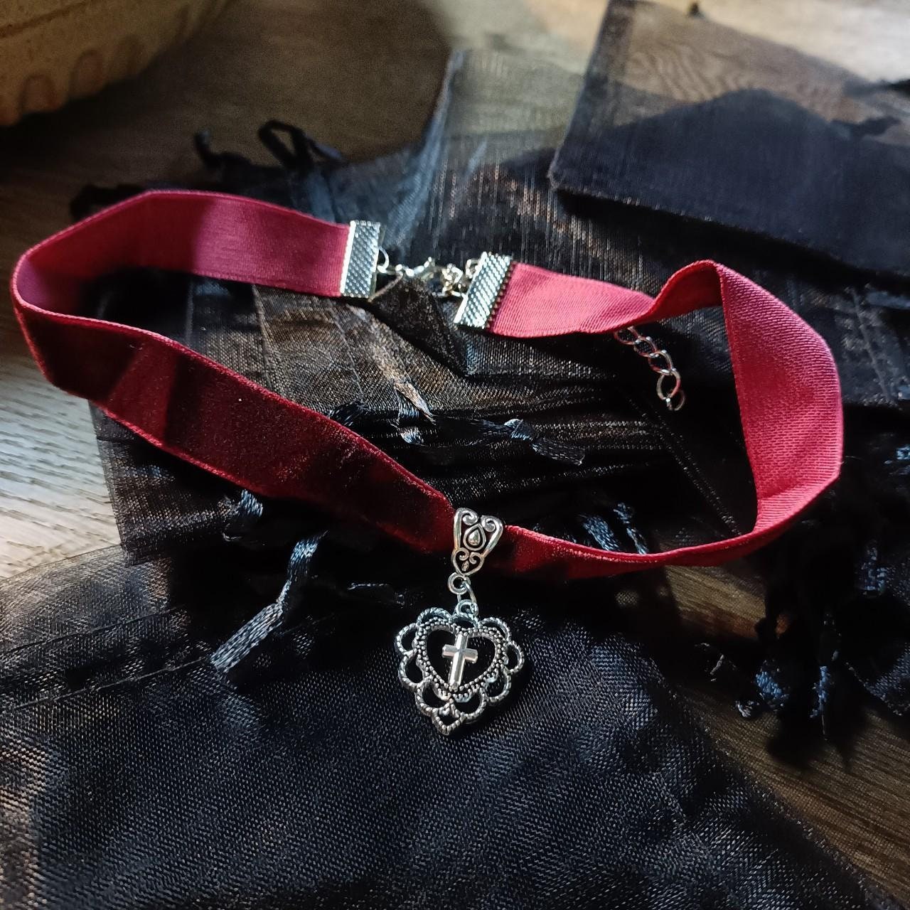 burgundy-velvet-choker-with-filigree-sacred-heart-charm