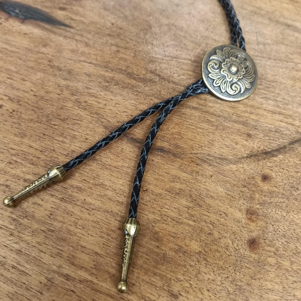 Country and Western Traditional Floral Bolo Tie - Round