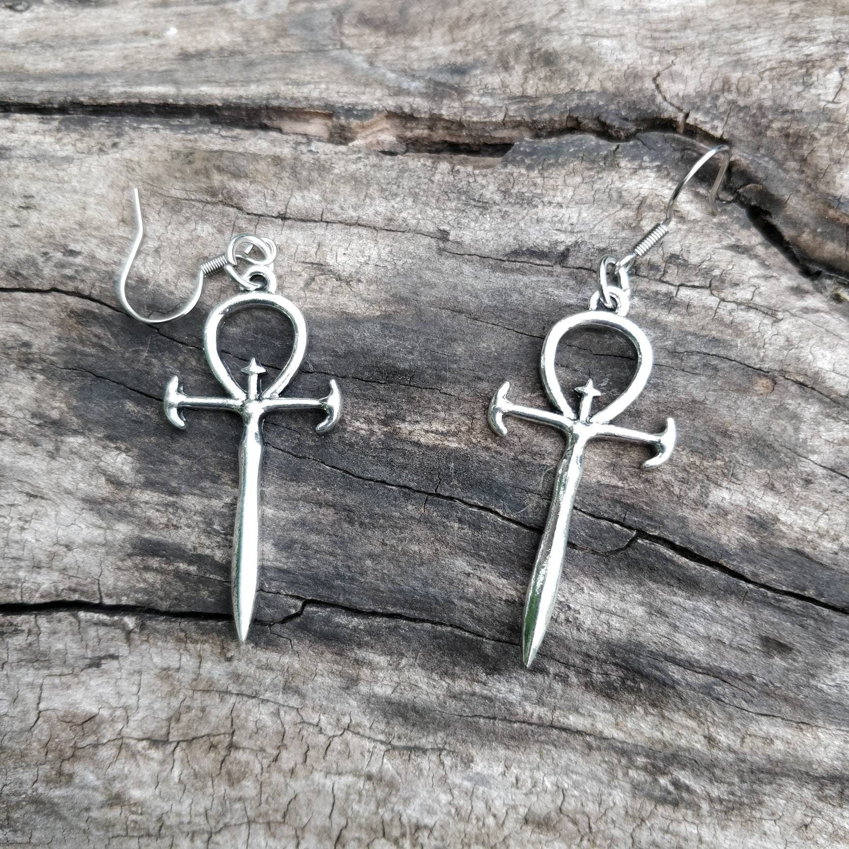 Silver Ankh Earrings// vamp vampire Halloween