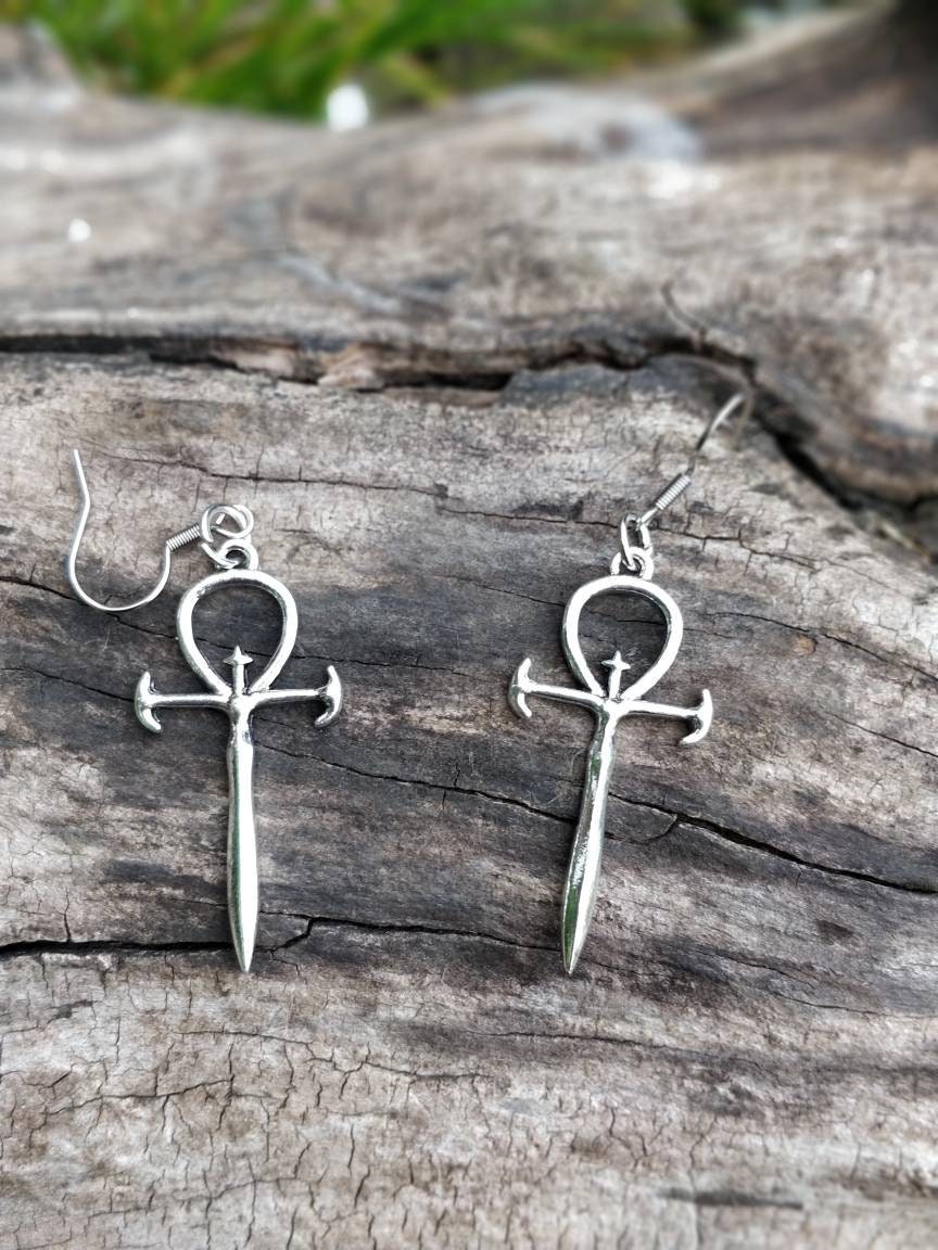 Silver Ankh Earrings// vamp vampire Halloween