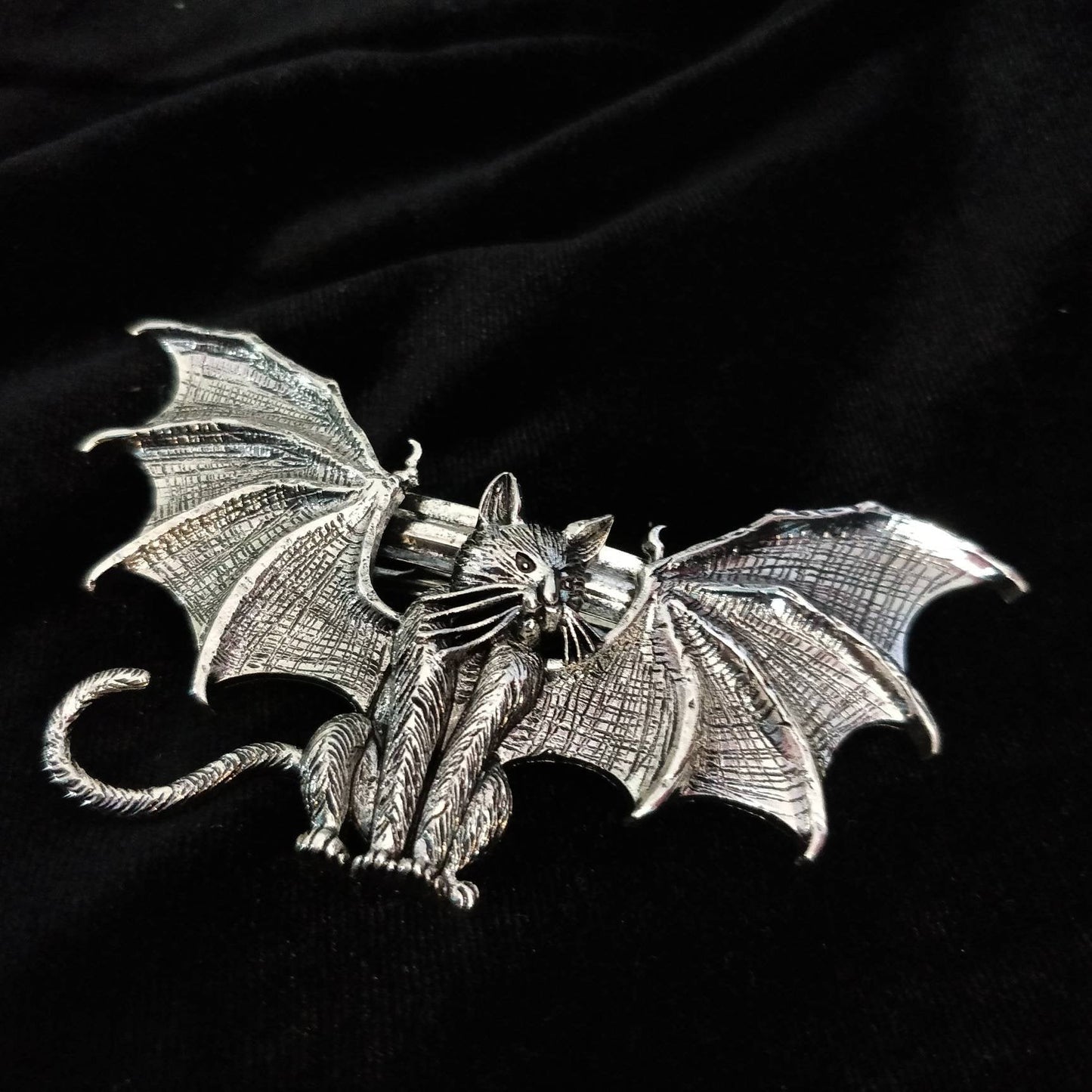 VINTAGE style cat. large bat wings, curly tail and very cute on french barrette