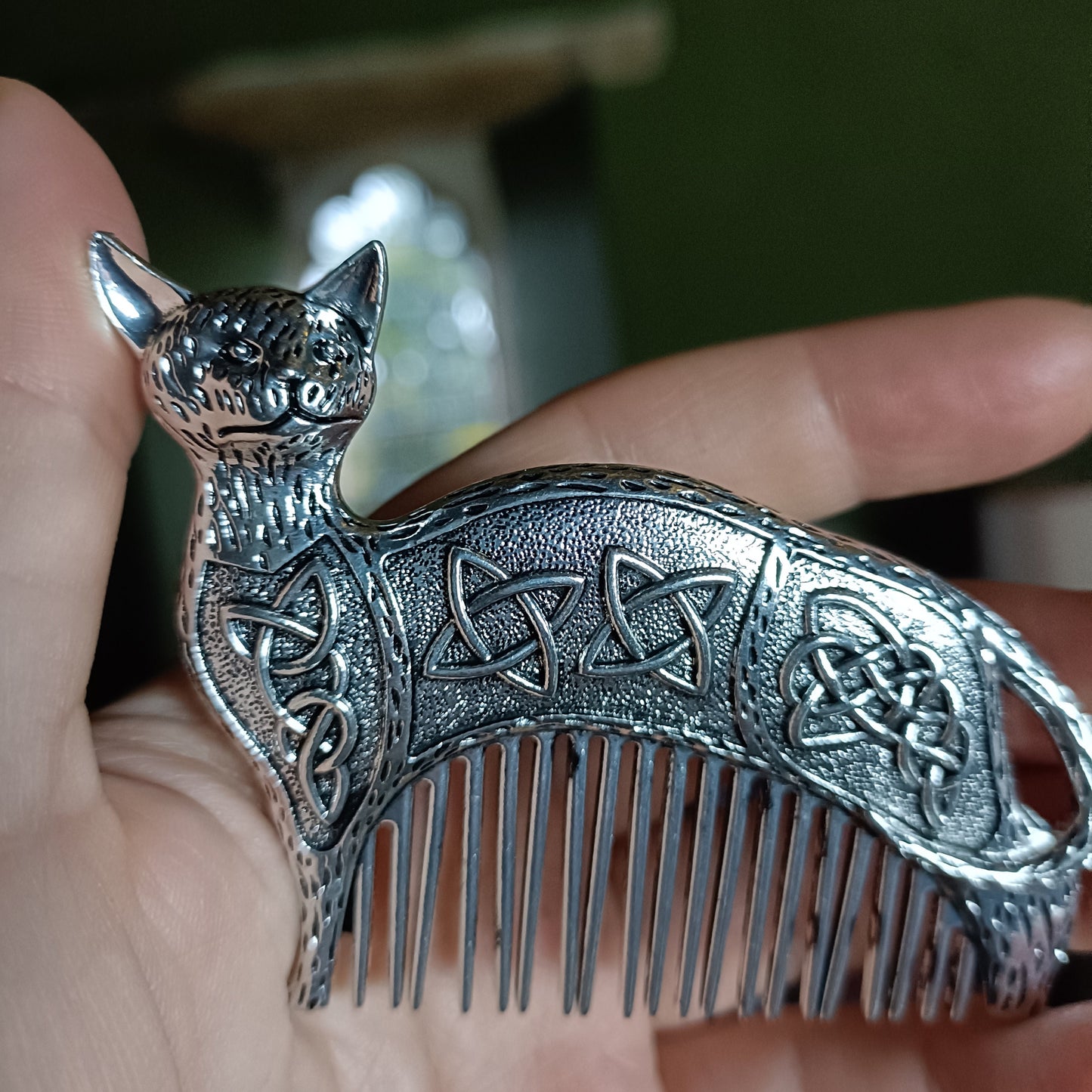 medieval-cat-hair-accessory