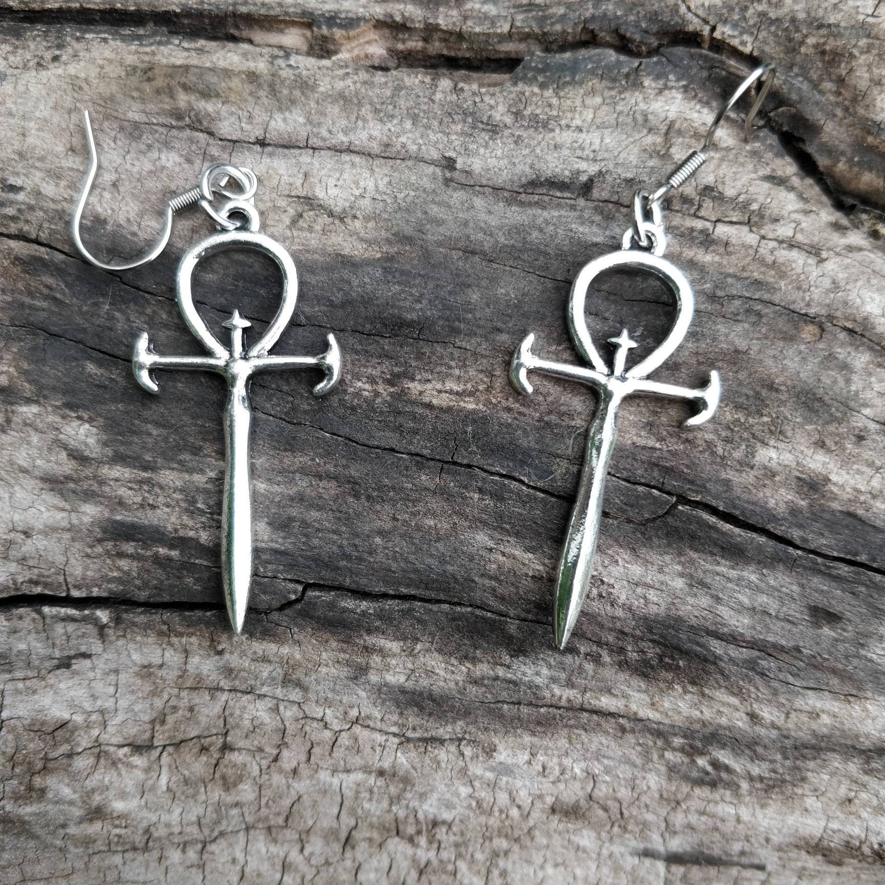Silver Ankh Earrings// vamp vampire Halloween
