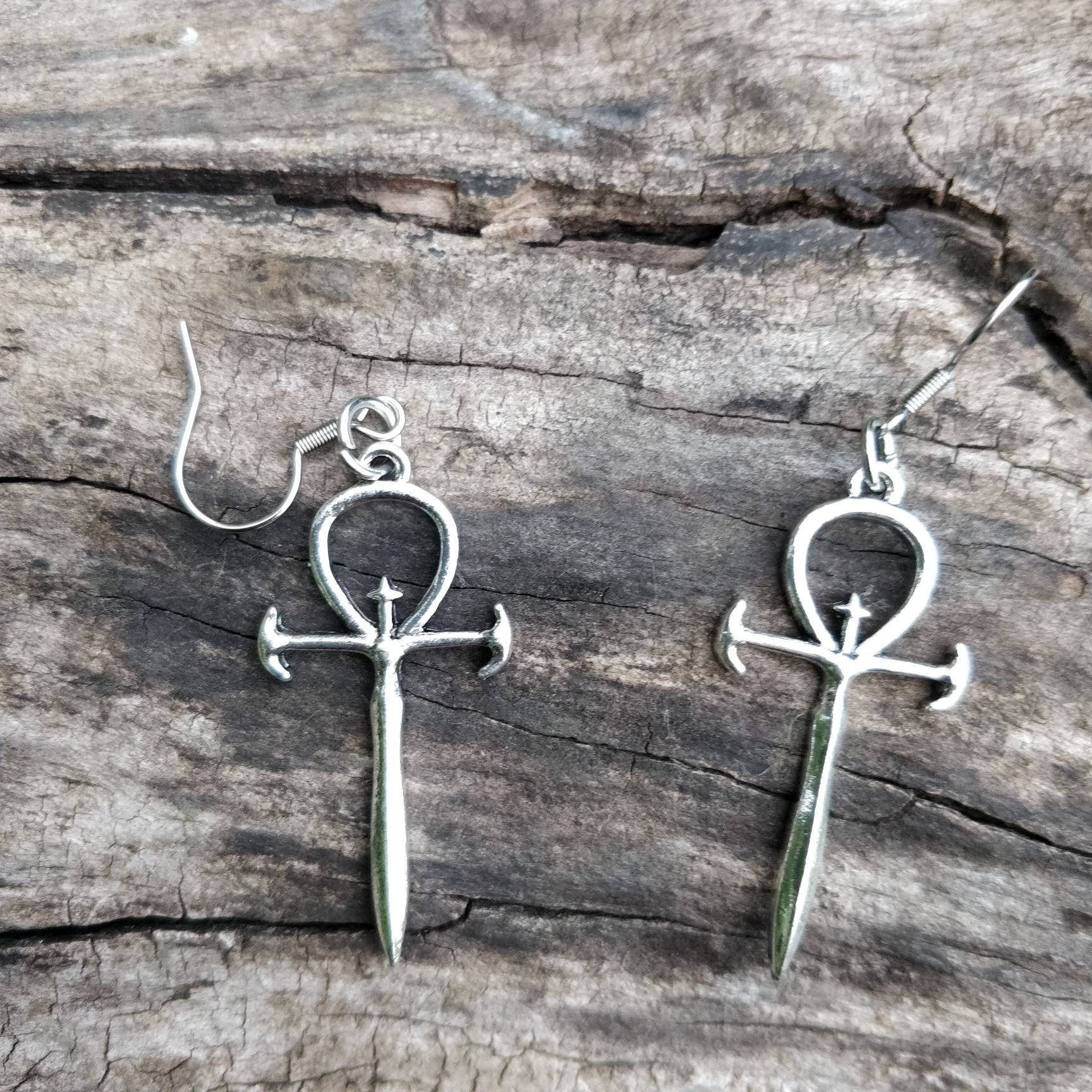 Silver Ankh Earrings// vamp vampire Halloween