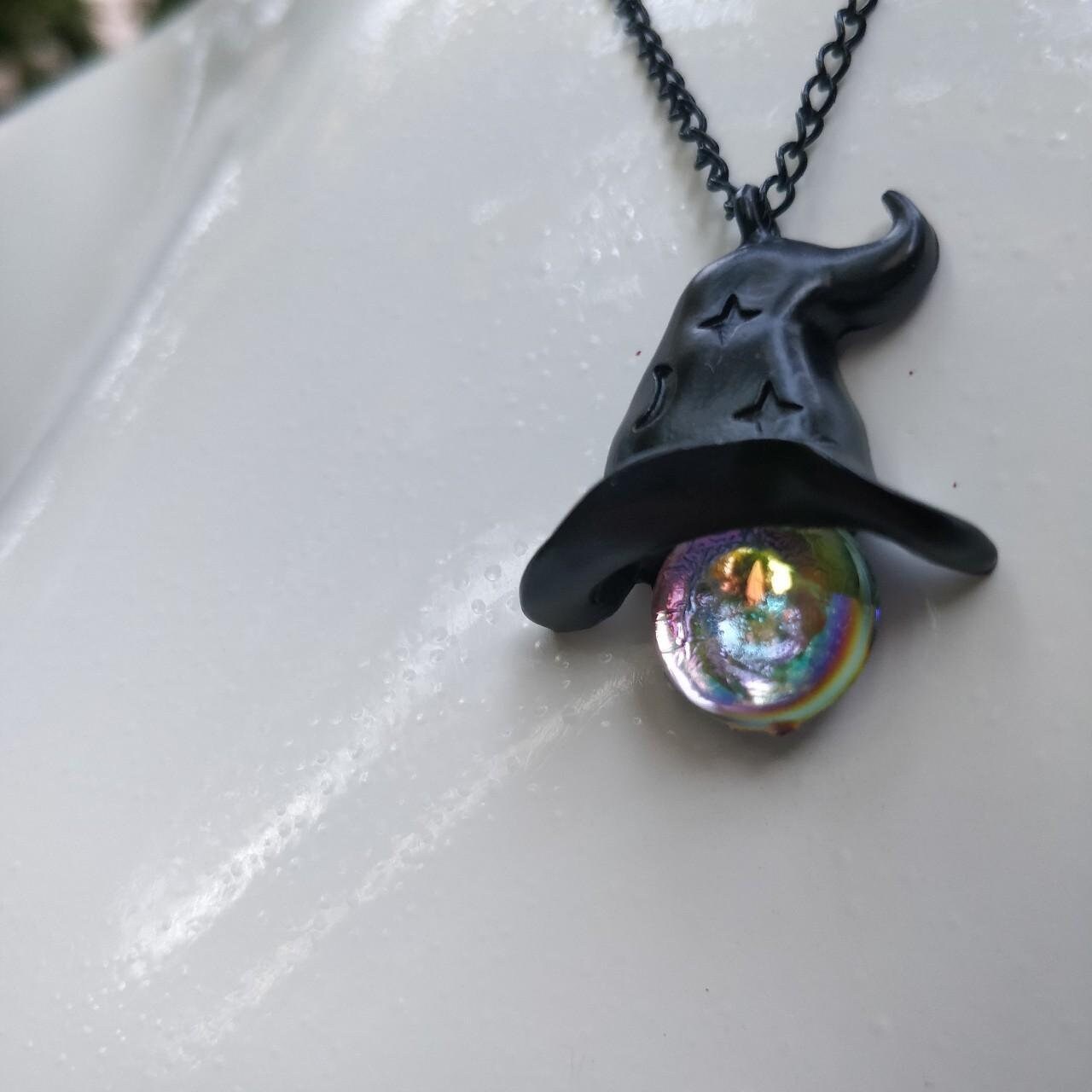witches-hat-crystal-necklace