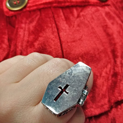 Coffin Ring / Gothic Ring with Spiderweb etching / Openable casket