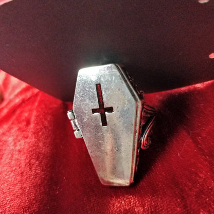 Coffin Ring / Gothic Ring with Spiderweb etching / Openable casket