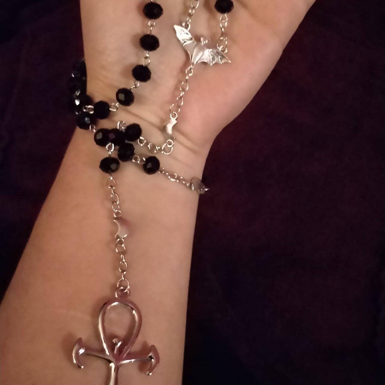 gothic-prayer-beads-detail