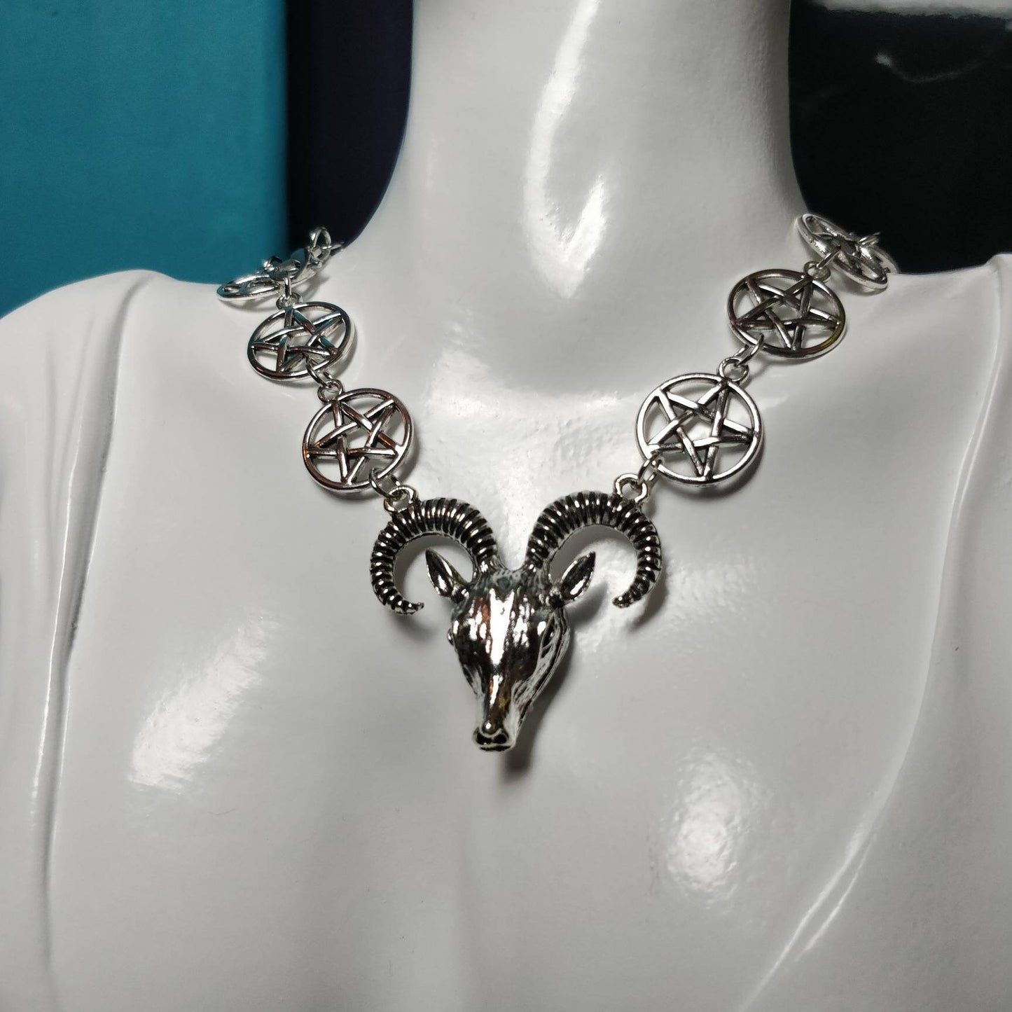 horned-goat-baphomet-with-pentagram-charms-necklace
