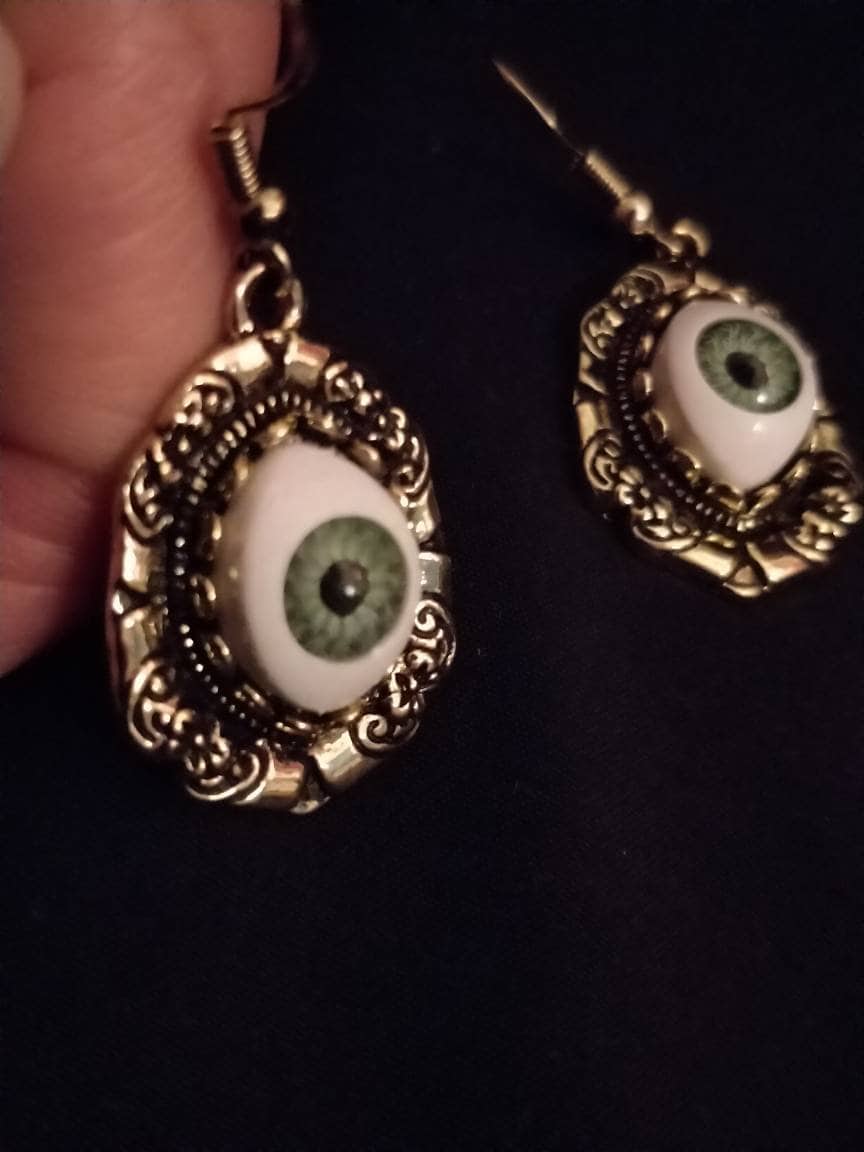 vintage style eyeball earrings